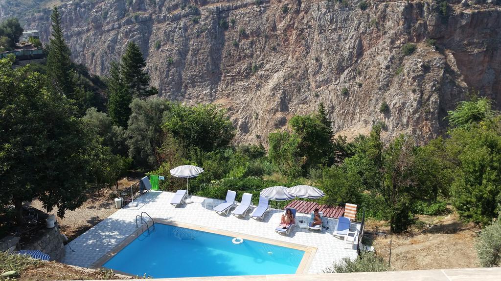George House Bed and Breakfast Faralya Exterior foto